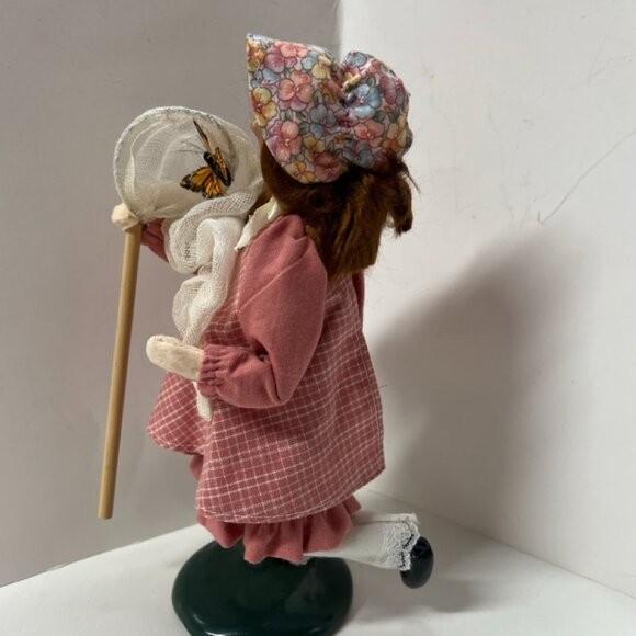 Byers Choice Colonial Country Spring Girl Butterfly Net Bonnet The Carolers - Picture 4 of 7